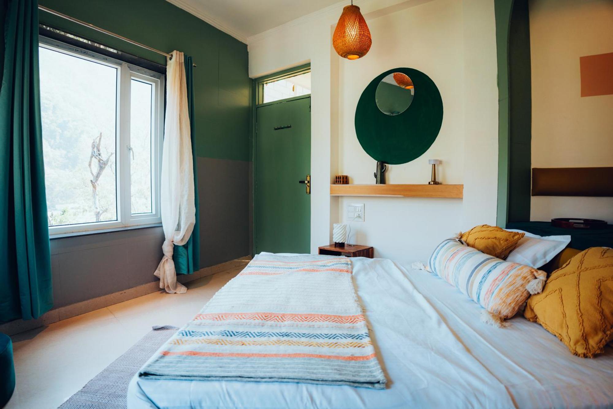 Art Bliss Hostel Rishīkesh Exteriör bild